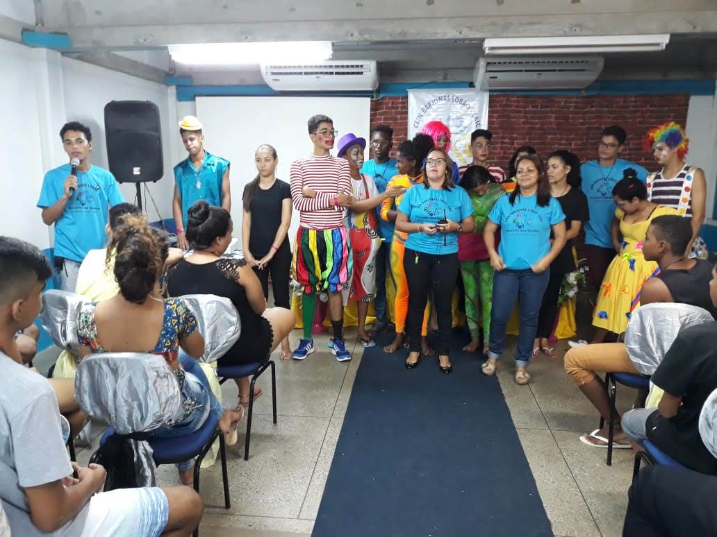 Dinâmica com jovens no Encontro dos Sonhos